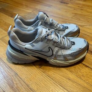 Nike V2K run sneakers size 9 (women’s sizing), almost new!